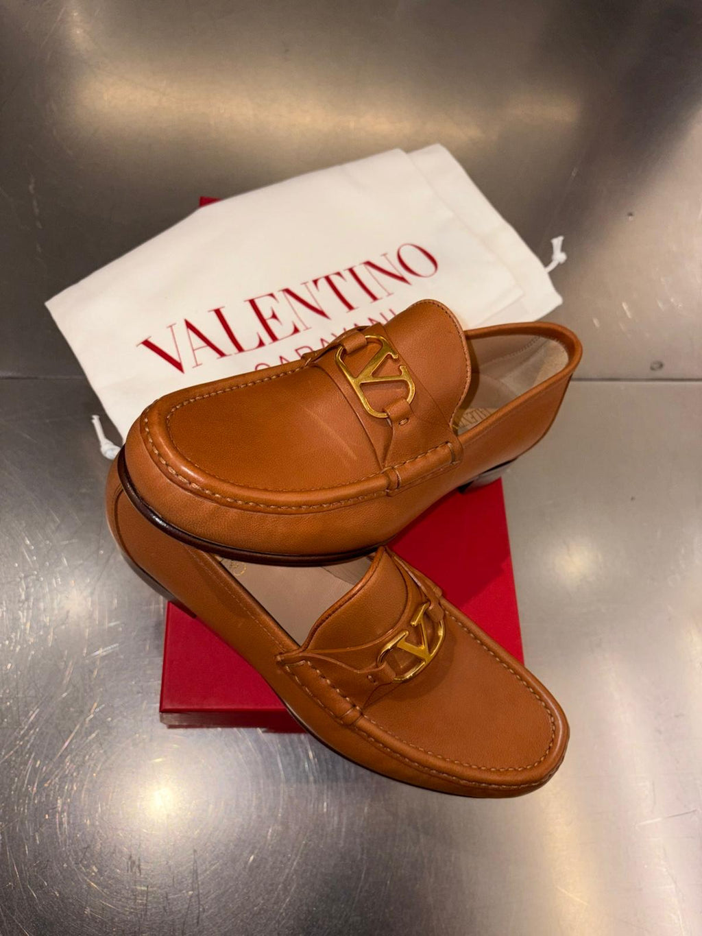 Valentino Garavani VLogo Loafer – Tobacco